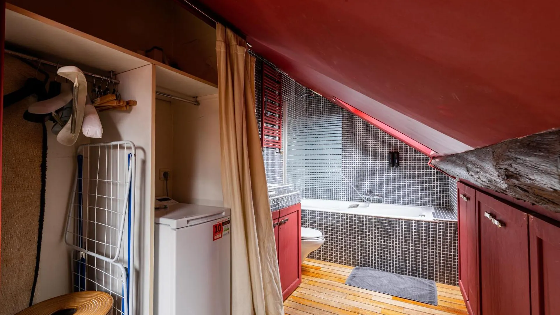 Apartment Appartement Quartier Mezzanine & 1Br Le Marais Temple Free Netflix Paris