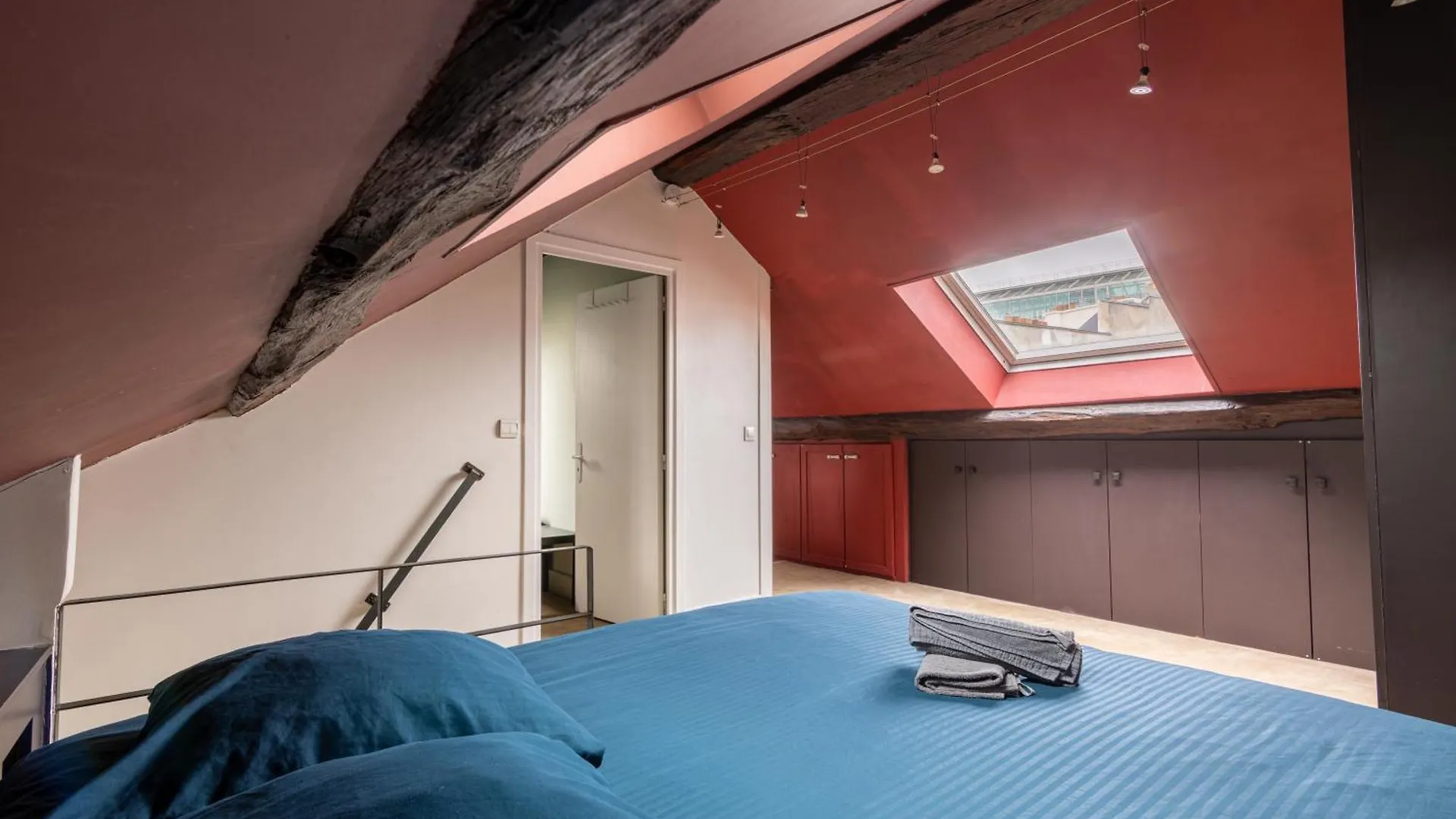 Appartement Quartier Mezzanine & 1Br Le Marais Temple Free Netflix Paris 0*,  France