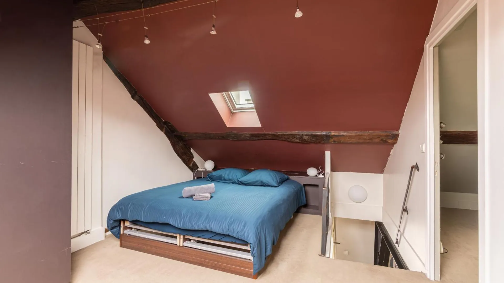 Appartement Quartier Mezzanine & 1Br Le Marais Temple Free Netflix Paris Apartment