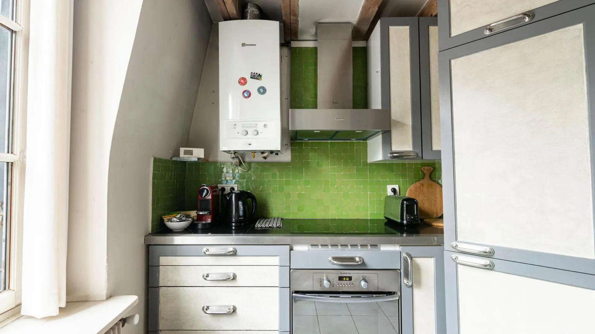 Appartement Quartier Mezzanine & 1Br Le Marais Temple Free Netflix Paris Apartment