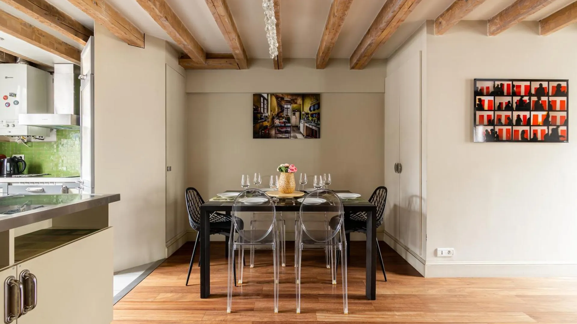 Appartement Quartier Mezzanine & 1Br Le Marais Temple Free Netflix Paris 0*,  France
